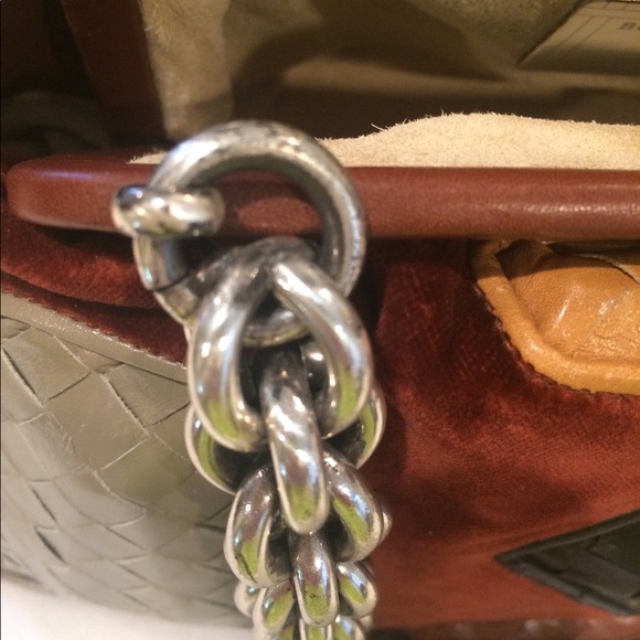 Bottega Veneta Limited Edition Velvet Leather Bag - Picture 13 of 17